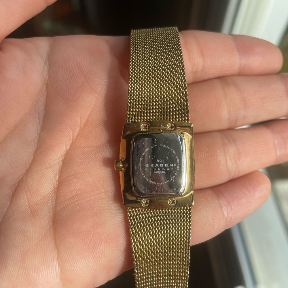 Gold Skagen Watch - Picture 2 of 5